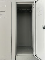 Schließfachschrank, 2/4/6 Türen, Sockel, Breiten 35/70/105cm